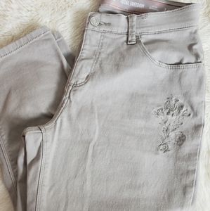 LEE Total Freedom Capris